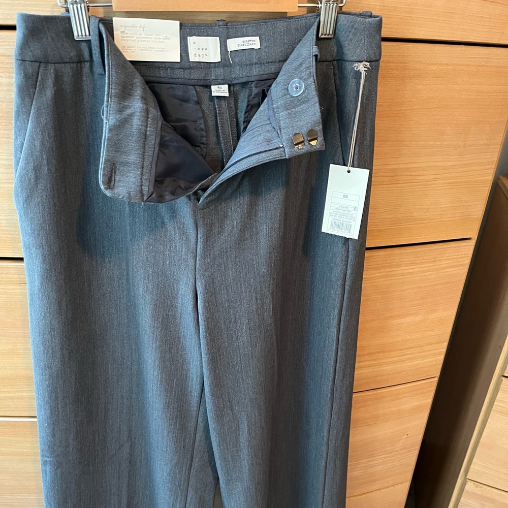 A New Day Womens dress pant. NWT.
